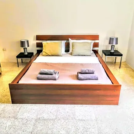 Retro Style In The Heart Of Appartement
